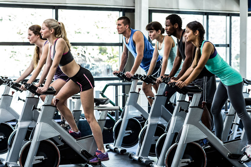 lớp đạp xe tại phòng gym